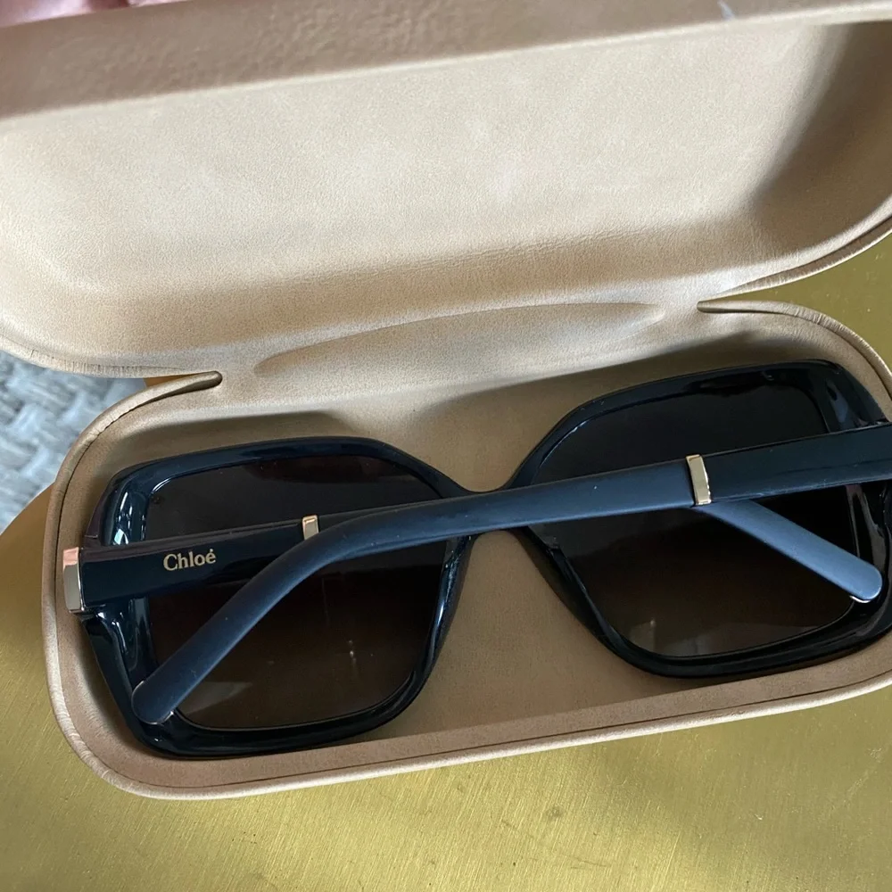 Chloe Black Sunglasses - Picture 2 of 12